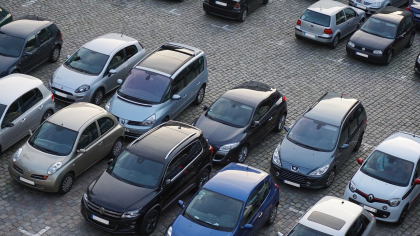 Taxă 500 de lei pe an pentru șoferi. Se ridică mașina din parcare. Amendă 200 lei/zi pentru neplată