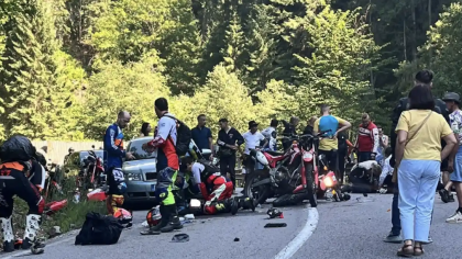 Tragedie pe Transalpina: Doi motociclişti au murit pe loc. Accident grav şi pe Transfăgărăşan, motociclist intubat luat cu elicopterul SMURD