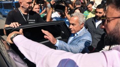 Scene halucinante în Buftea. Preotul de la biserică trage clopotele pentru Călin Georgescu și îl compară cu „Sfântul Cleopa”