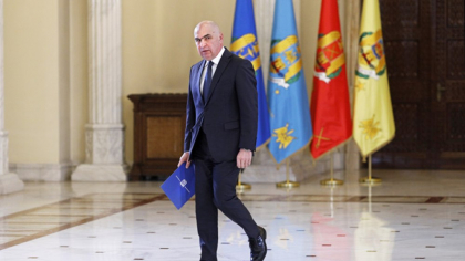 Taxe noi pe social media, jocuri de noroc și chirii, plus majorări de accize și impozite. Programul de guvernare Bolojan