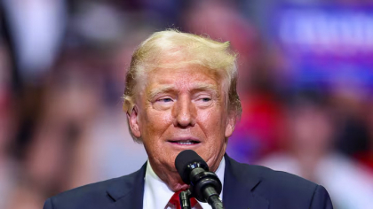 Trump l-a felicitat pe noul Papă: „Ce emoție și ce onoare”
