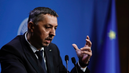 Senatul respinge moțiunea AUR: Daniel David rămâne la Educație