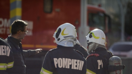 Un bărbat de 83 de ani a căzut într-un canal tehnologic dezactivat din Piatra Neamț: Au fost alertați pompierii