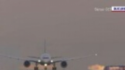 Șase avioane au avut dificultăți la aterizare din cauza furtunilor de vineri seara. Ce au fost nevoiți să facă pasagerii