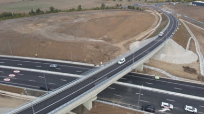 Un nou drum de legătură cu autostrada A1 va fi deschis astăzi. Are zece kilometri și este construit pe patru benzi