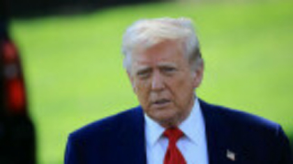 Trump recunoaște efectele produse de războiul său comercial: „Copiii americani ar putea primi două păpuşi în loc de 30