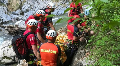 Un bărbat de 39 de ani a suferit fractură de tibie și peroneu pe un traseu turistic din Alba