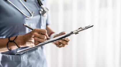 Ministrul Sănătăţii: „Există medici care la ora 11-12 pleacă din spital şi merg să lucreze la privat. Vor fi daţi afară”