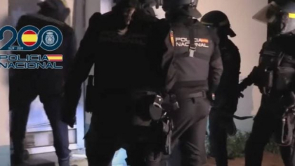 Cinci români exploatau lucrători sezonieri și îi țineau în condiții mizere, într-un hotel abandonat dintr-un orășel din Valencia