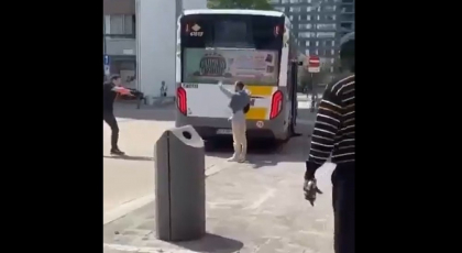 Atac mortal cu un cuțit într-un autobuz, în Belgia. O persoană a murit, iar alta a fost rănită