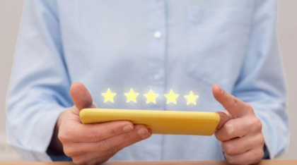 Un ghid turistic din Berlin a fost amendat cu 1.000 de euro pentru o recenzie de 3 stele pe Google. Care e motivul