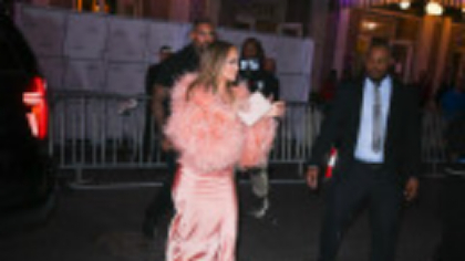 Jennifer Lopez, apariție inedită în New York. Ținuta cu care a atras toate privirile. GALERIE FOTO