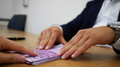 Ți se poate pune sau nu poprire dacă ai certificat de handicap în România?
