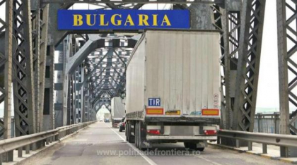 Coloane la Giurgiu-Ruse: Poliția recomandă alte puncte de trecere a frontierei cu Bulgaria
