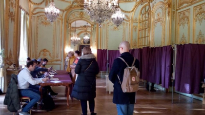 „Confuzie în rândul alegătorilor”. AEP răspunde la dezinformările online referitoare la operațiunile efectuate în secțiile de votare