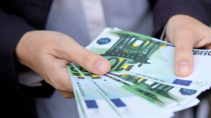 Poliţist trimis în judecată după ce a cerut 100.000 de euro ca să intervină pe lângă un magistrat, într-un dosar penal