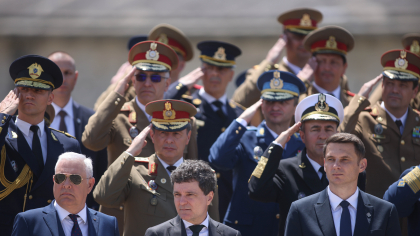 Teama de război bate grija pentru taxe. Tot mai mulți români susțin creșterea cheltuielilor militare I ANALIZĂ