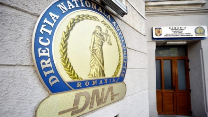 Doi medici din București, cercetați de DNA pentru mită și trafic de influență. Sunt angajați la Spitalul „Bagdasar-Arseni” și Institutul de Neurologie