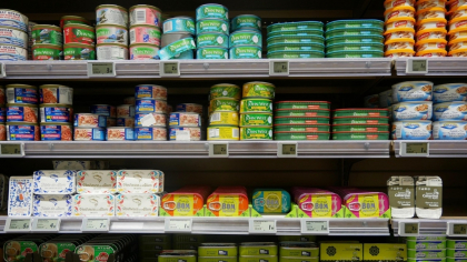 Partidul AUR vrea să umble la procentul de produse marcă proprie pe care le pot vinde supermarketurile, deși acestea sunt cele mai ieftine