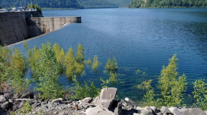 Barajul Vidraru intră în reparații capitale: lacul va fi golit complet începând cu 1 august 2025