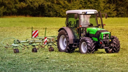 Avantajele utilizării mini tractoarelor în ferme mici