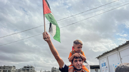 Trupele israeliene încep retragerea din Gaza, iar familiile se întorc spre nord