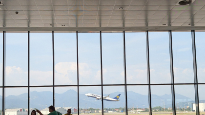 O coliziune între două avioane a fost evitată la limită pe aeroportul din Nisa