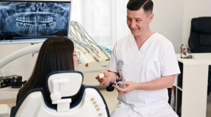 Ce presupune recuperarea după implanturile dentare: Sfaturi de la dr. Vasile Matiz pentru o vindecare rapidă