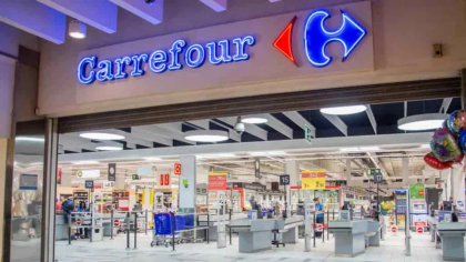 Carrefour reacționează în scandalul taxei de doi euro pe care UE vrea să o impună pe coletele de mică valoare: „Nu putem plăti acest preț, este prea ridicat”