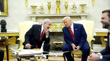 Benjamin Netanyahu va fi primit de Trump la Casa Albă