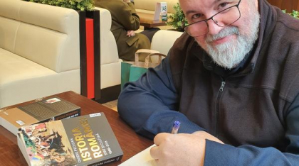 Șuetă cu istoricul Ovidiu Pecican: „Fără a ști pe ce depozite de averi stăm, ne subestimăm, folosim mersul piticului, ne vindem ieftin, ba uneori ne dăm chiar pe gratis!”