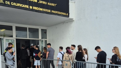 Nicuşor Dan, la o secţie de vot din Capitală: „Românii şi-au schimbat obiceiurile de vot”