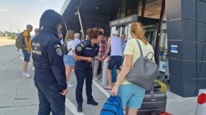 Poliția din Oradea a „descins” în aeroport cu avertismente pentru călătorii care pleacă în vacanță