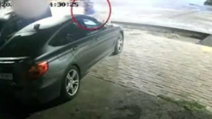 Momentul în care şoferiţa beată a accidentat mortal un bărbat aflat pe scuter. A pierdut controlul bolidului și a intrat pe contrasens