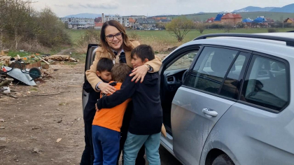 Daciana Loi, dascălul care ţine copiii la şcoală şi visele în viaţă