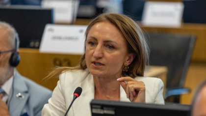 Șefa CJ Sibiu a scris în declarația de avere că soțul lucrează în privat. În realitate, e angajat la stat de trei ani