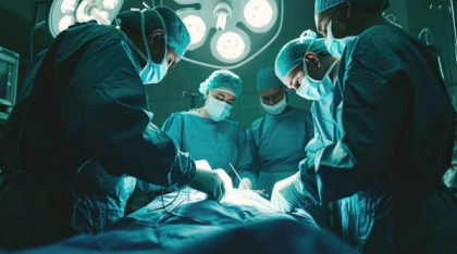 Organe prelevate de medici din Germania de la o pacientă aflată în moarte cerebrală