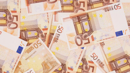 Euro urcă la peste 5,09 lei, apropiindu-se de maximul istoric atins în luna mai