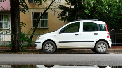 Parcarea neregulamentară, nepedepsită în București. Șoferii nu pot fi amendați. Bujduveanu: Nu avem baza de date