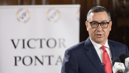 Victor Ponta, ultimul candidat care a mers la vot. Politicianul a votat spontan, în drum spre Capitală