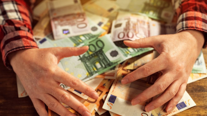 Joburile în care românii simpli câștigă cât un director la stat: „Cel mai bine plătit ia 11.000 de euro pe lună, iar cel mai prost 6.000”