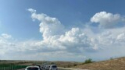 Cozi interminabile pe Autostrada Soarelui de 1 Mai. Se circulă pe unele porţiuni şi cu 50 de km/h