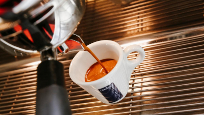 Apă de cocos și espresso? Americano cu apă de nucă de cocos este noul trend de pe internet