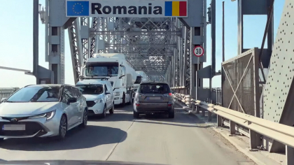 Coloane la Giurgiu-Ruse: Ce puncte alternative de trecere a frontierei cu Bulgaria recomandă Poliția