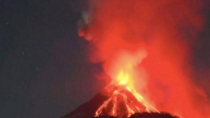 Zborurile către Bali au fost anulate după erupția unui vulcan. MAE a emis avertizare de călătorie pentru români