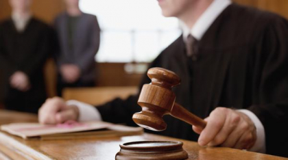 Patru români au fost prinși că furau zilnic din magazine din Belgia. Acum cer iertare la tribunal: „Suntem tineri, facem prostii”