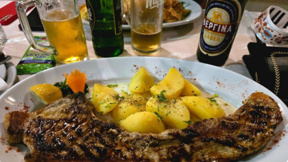 Cât costă o friptură, un burger sau o porție de cartofi prăjiți în Thassos: „Prețurile pentru mine au fost corecte”