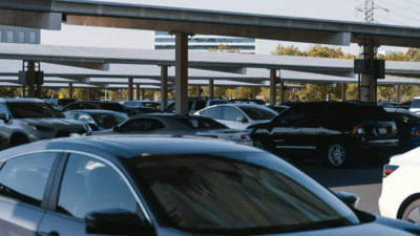 Uniunea Europeană va obliga firmele de închirieri auto să cumpere doar mașini electrice. Din ce an ar putea fi aplicată măsura