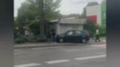 Accident grav în Brăila. Trei adolescenți au fost loviți pe trotuar de o mașină scăpată de sub control