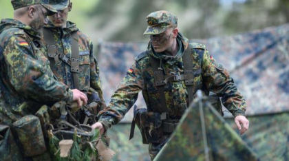 Ministrul german al Apărării nu exclude revenirea la recrutarea militară